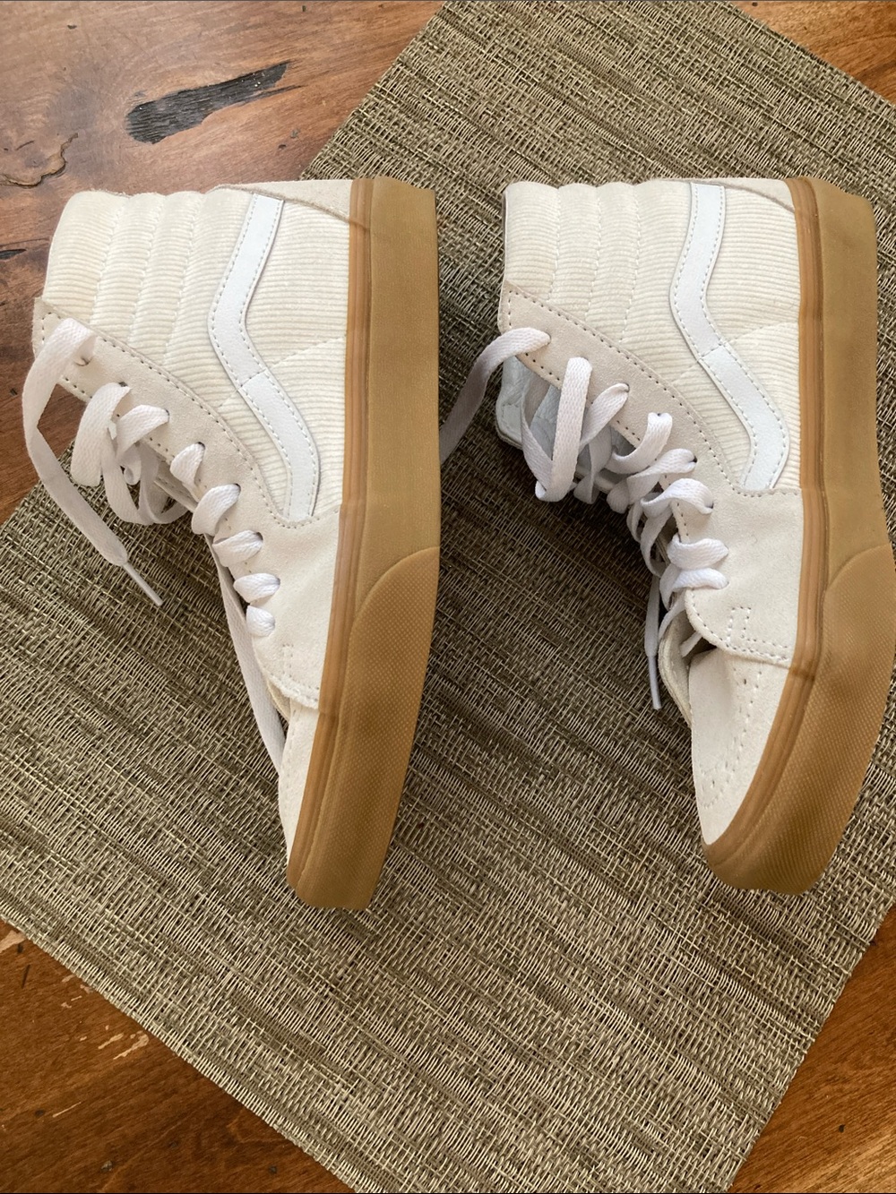 Vans High-Top Sneakers in Cream and Gum - Picture 8 of 9